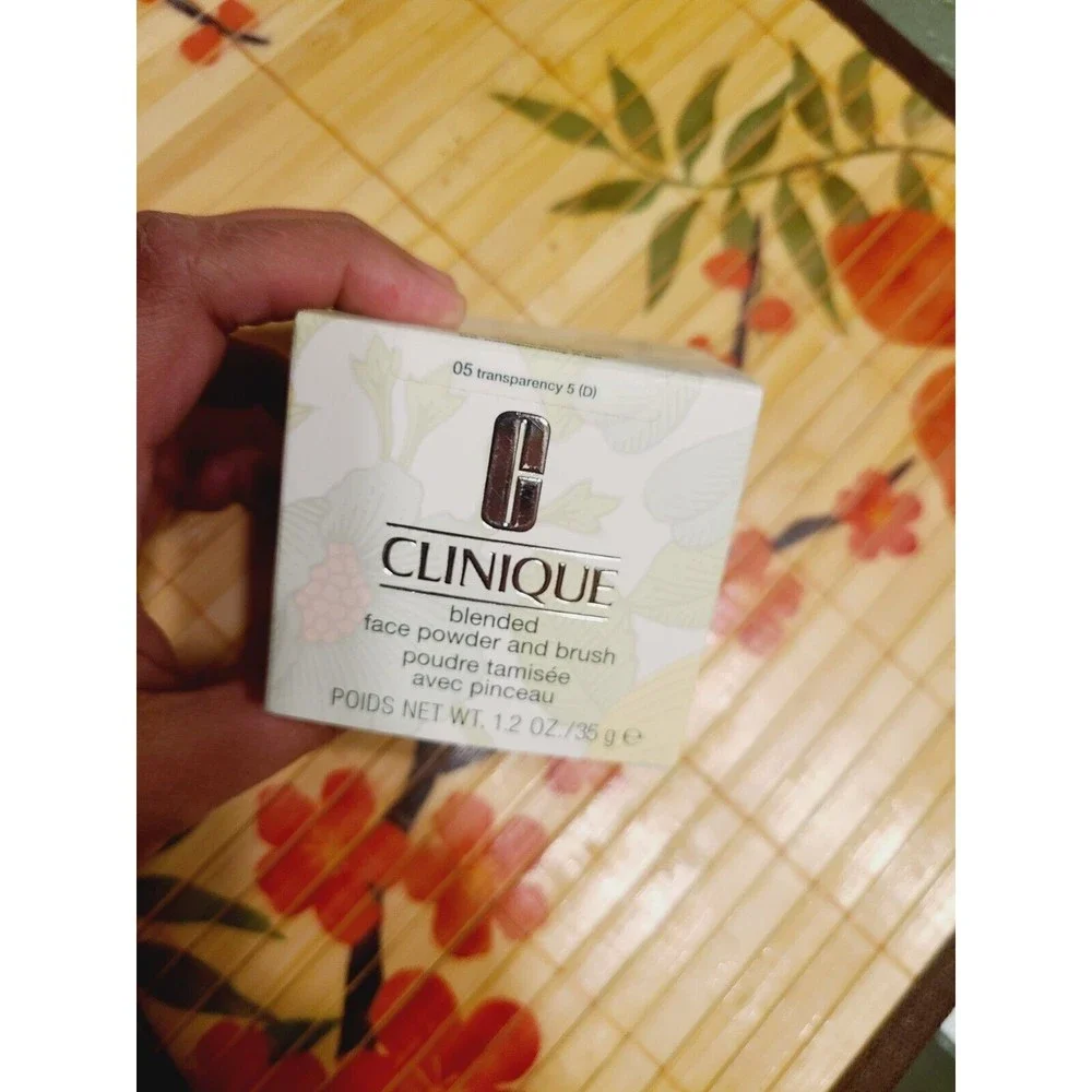 New Clinique Blended Face Powder TRANSPARENCY 5 (D) w/ Brush Loose Powder in box